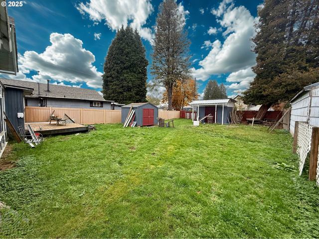 3102 GARFIELD St, Longview, WA 98632