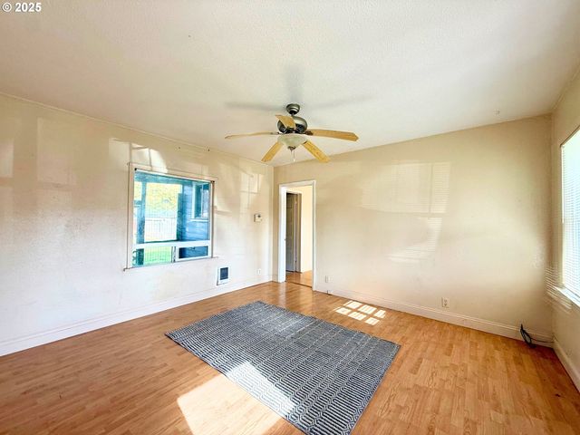 3102 GARFIELD St, Longview, WA 98632