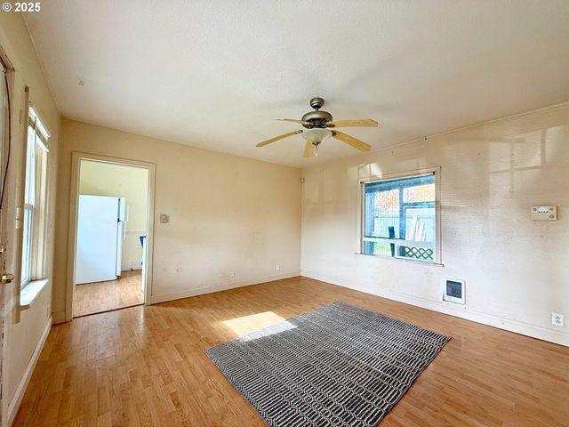 3102 GARFIELD St, Longview, WA 98632