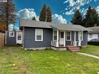 3102 GARFIELD St, Longview, WA 98632