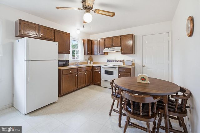 2311 STARLITE DR, Lancaster, PA 17602