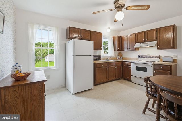 2311 STARLITE DR, Lancaster, PA 17602