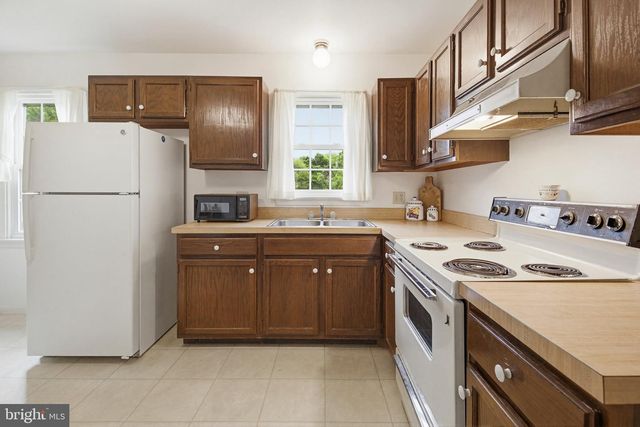 2311 STARLITE DR, Lancaster, PA 17602