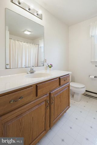 2311 STARLITE DR, Lancaster, PA 17602
