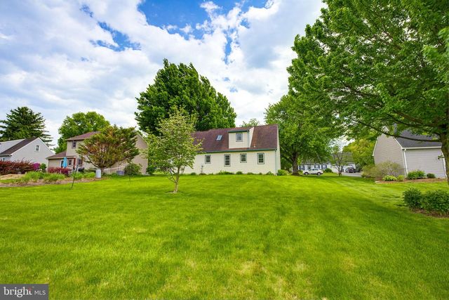 2311 STARLITE DR, Lancaster, PA 17602