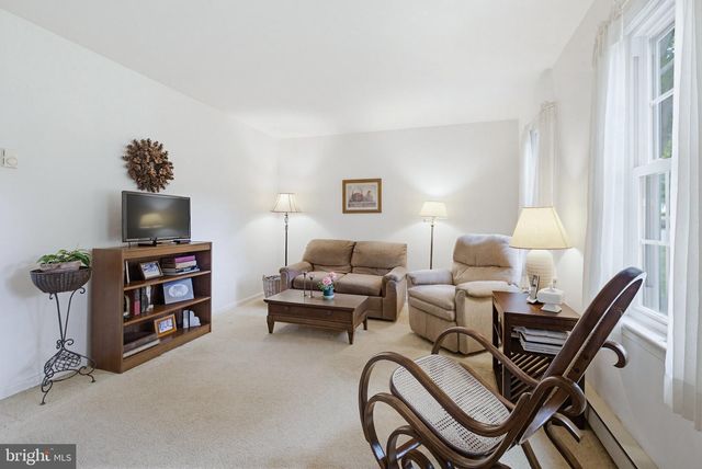 2311 STARLITE DR, Lancaster, PA 17602