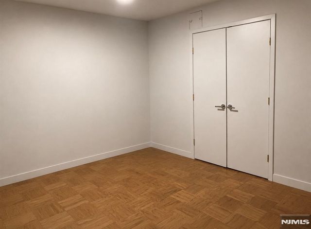2077 Center Avenue, Fort Lee, NJ 07024