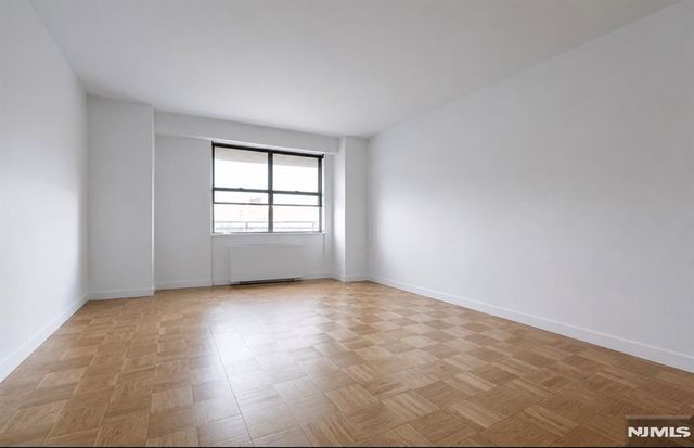 2077 Center Avenue, Fort Lee, NJ 07024