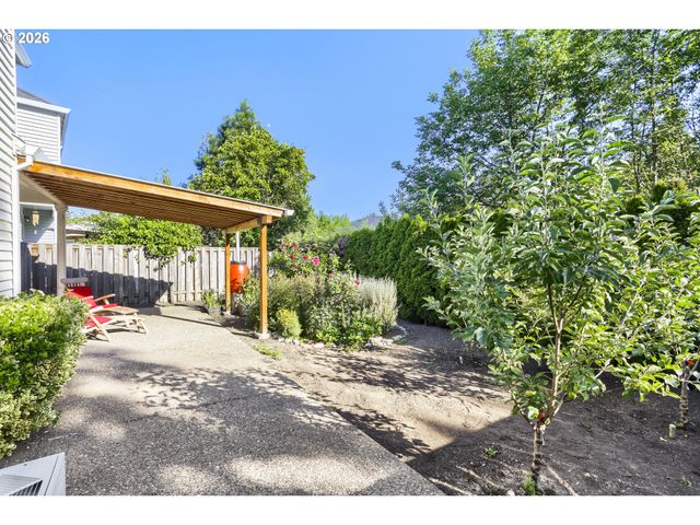 16784 Nw ARIZONA Dr, Beaverton, OR 97006