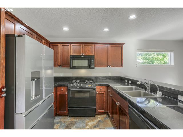 16784 Nw ARIZONA Dr, Beaverton, OR 97006