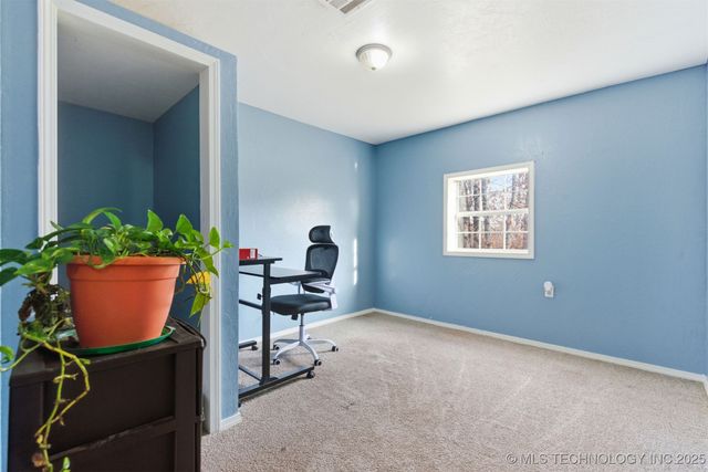 20435 Grant Road, Okmulgee, OK 74447