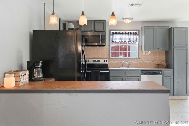 20435 Grant Road, Okmulgee, OK 74447