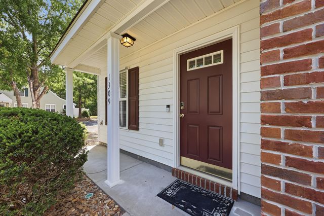 1309 Shoebridge Dr, Myrtle Beach, SC 29579