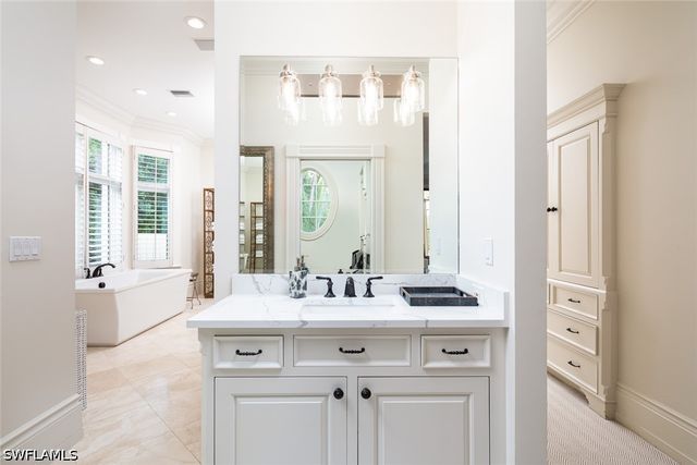 2595 Half Moon WALK, Naples, FL 34102