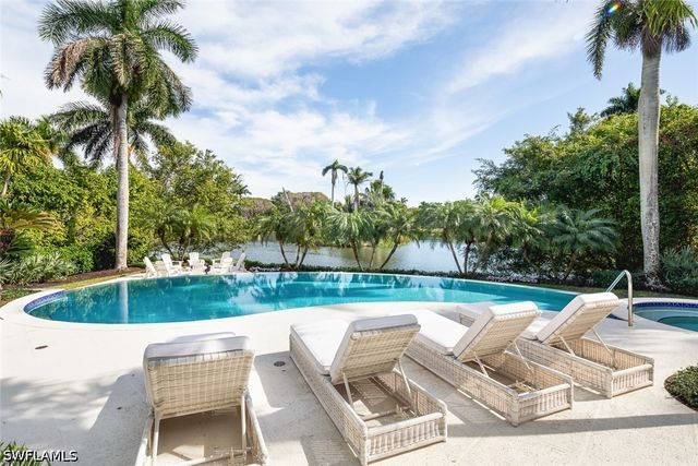 2595 Half Moon WALK, Naples, FL 34102