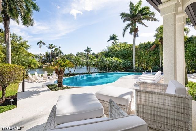 2595 Half Moon WALK, Naples, FL 34102