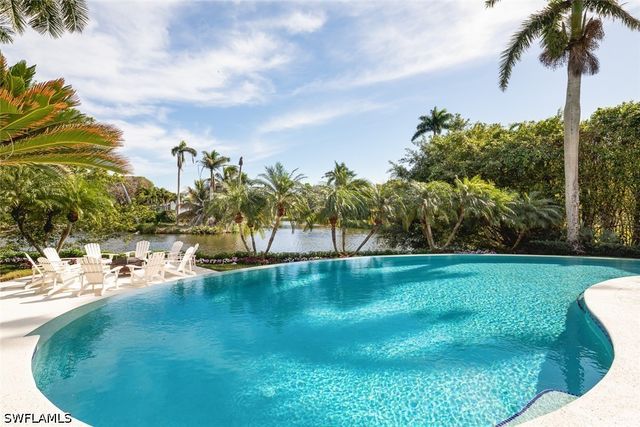 2595 Half Moon WALK, Naples, FL 34102