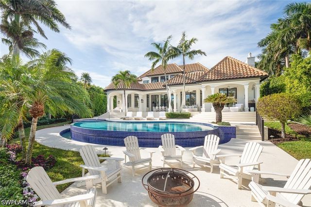 2595 Half Moon WALK, Naples, FL 34102
