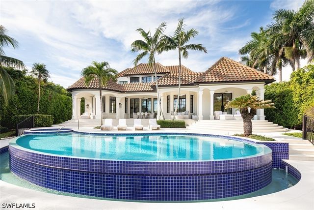 2595 Half Moon WALK, Naples, FL 34102