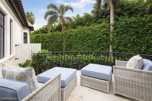 2595 Half Moon WALK, Naples, FL 34102