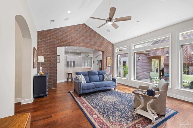 5917 Dahoon Dr, Pensacola, FL 32526