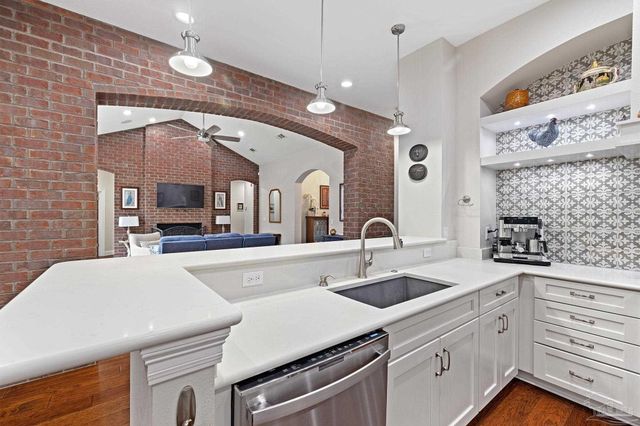 5917 Dahoon Dr, Pensacola, FL 32526