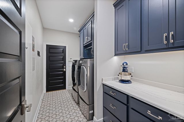 5917 Dahoon Dr, Pensacola, FL 32526