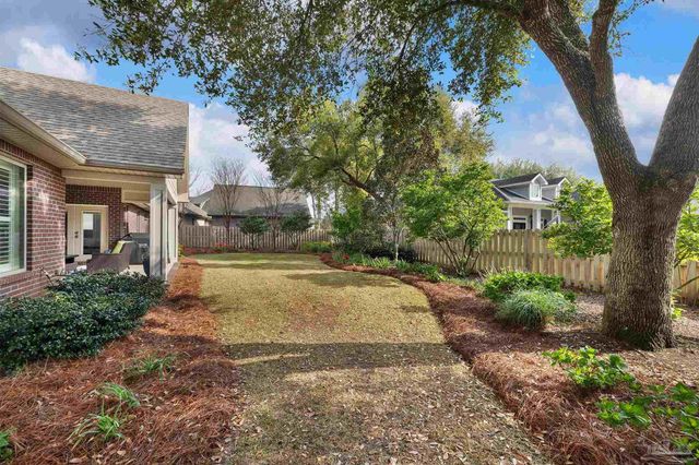 5917 Dahoon Dr, Pensacola, FL 32526