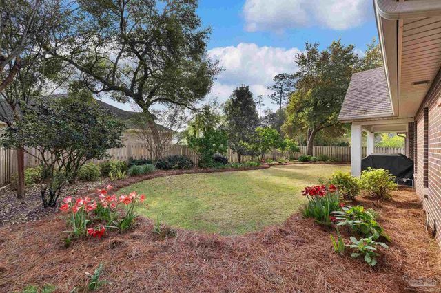 5917 Dahoon Dr, Pensacola, FL 32526