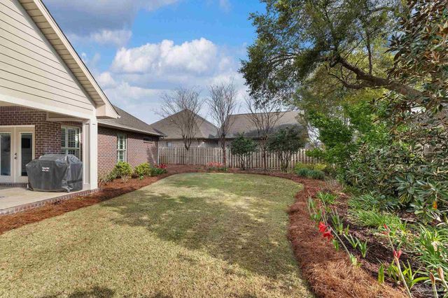 5917 Dahoon Dr, Pensacola, FL 32526