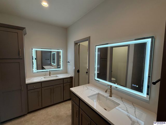 10416 S 191 Street, Omaha, NE 68136