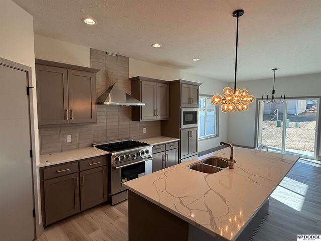 10416 S 191 Street, Omaha, NE 68136