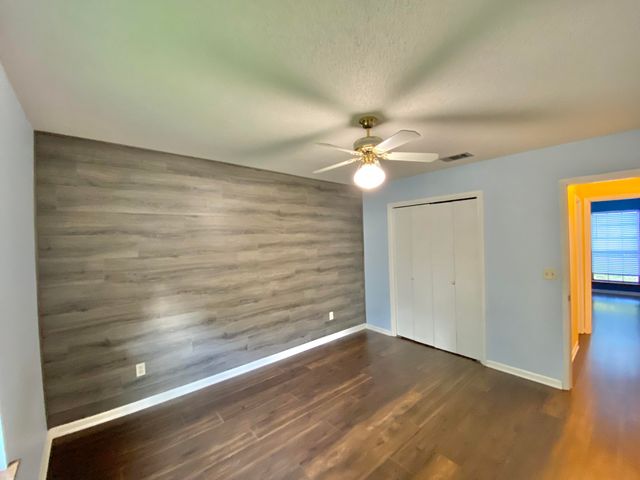 1063 Boulevard De La Parisienne, Mary Esther, FL 32569