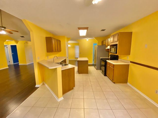 1063 Boulevard De La Parisienne, Mary Esther, FL 32569