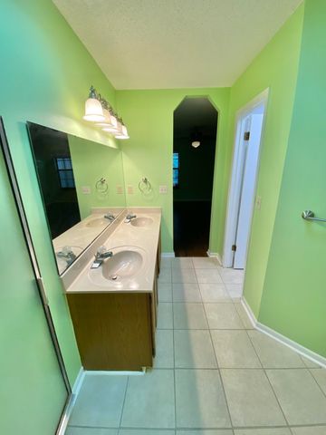 1063 Boulevard De La Parisienne, Mary Esther, FL 32569
