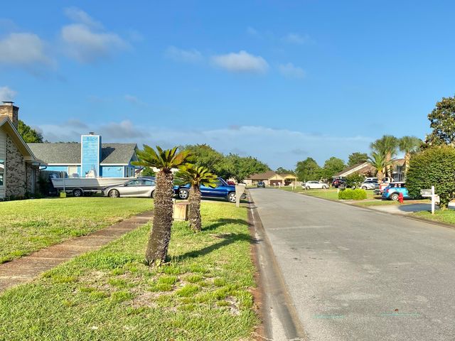 1063 Boulevard De La Parisienne, Mary Esther, FL 32569