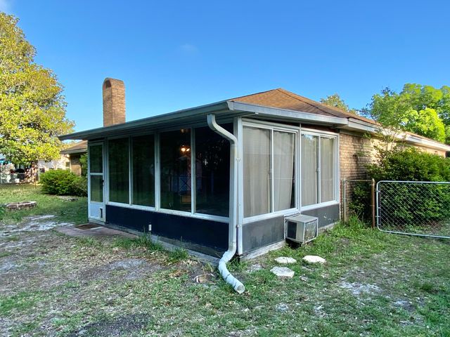 1063 Boulevard De La Parisienne, Mary Esther, FL 32569