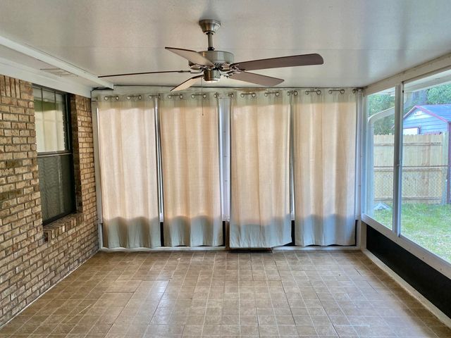 1063 Boulevard De La Parisienne, Mary Esther, FL 32569