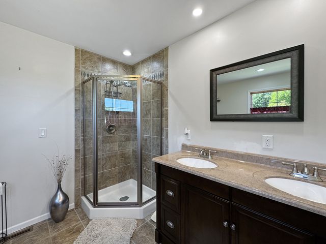 1063 Deervalley Drive, Varna, IL 61375