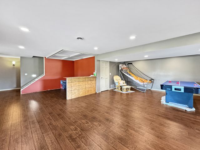 1063 Deervalley Drive, Varna, IL 61375