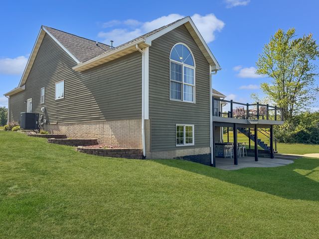 1063 Deervalley Drive, Varna, IL 61375