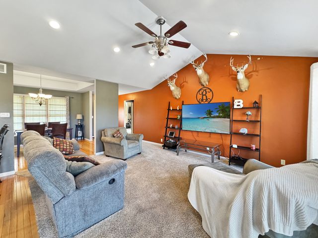 1063 Deervalley Drive, Varna, IL 61375