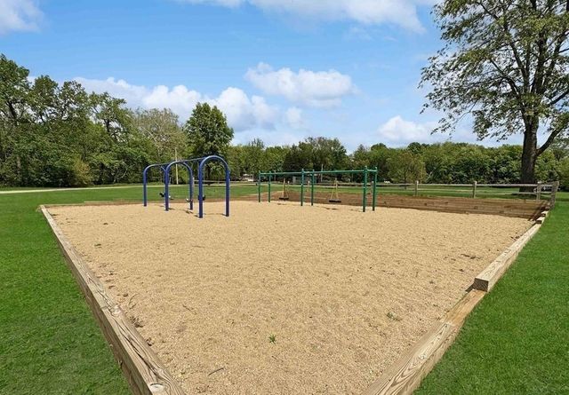 1063 Deervalley Drive, Varna, IL 61375