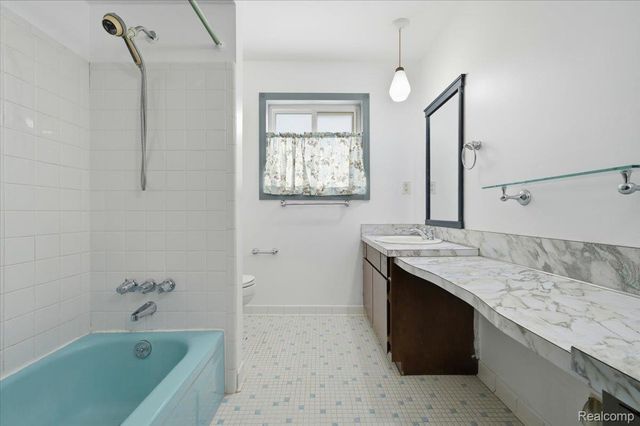 2938 Fox Hill Drive, Sterling Heights, MI 48310