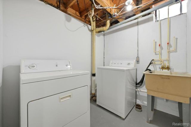 2938 Fox Hill Drive, Sterling Heights, MI 48310