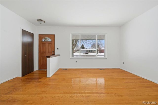 2938 Fox Hill Drive, Sterling Heights, MI 48310