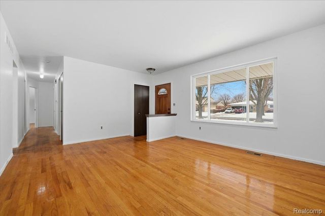 2938 Fox Hill Drive, Sterling Heights, MI 48310