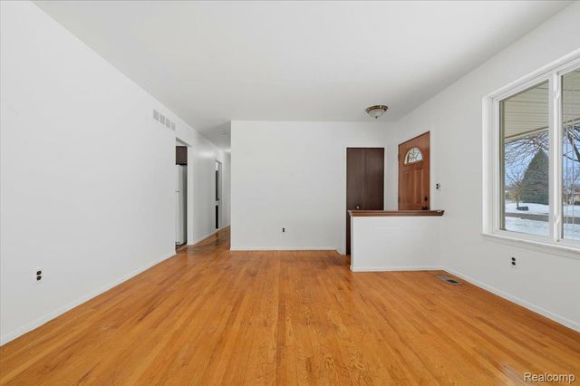 2938 Fox Hill Drive, Sterling Heights, MI 48310