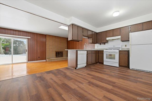 2938 Fox Hill Drive, Sterling Heights, MI 48310