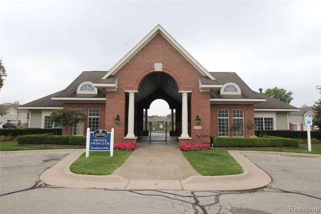 2224 Leighton Drive, Utica, MI 48317